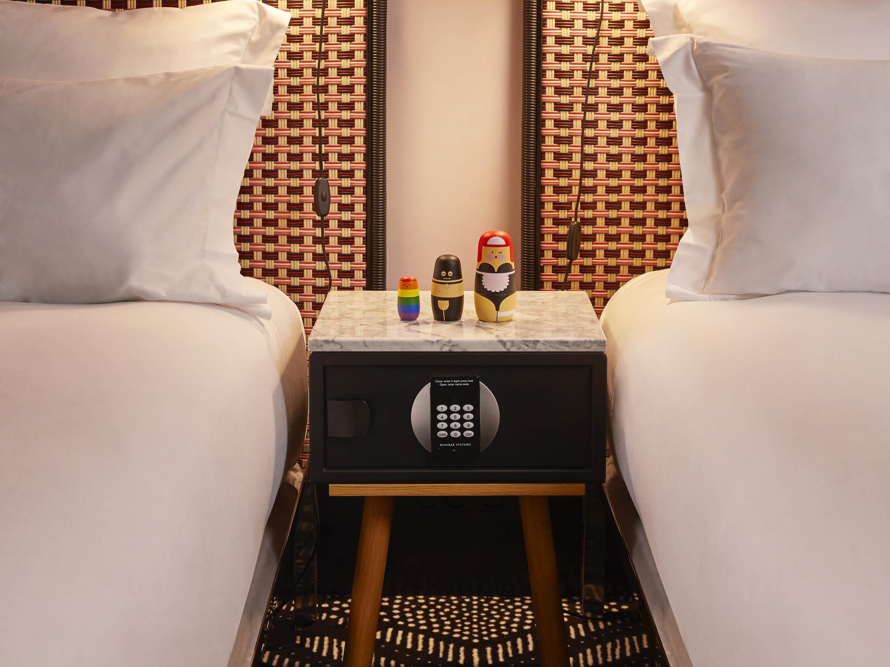 Mama Shelter Paris West Hotel Екстериор снимка