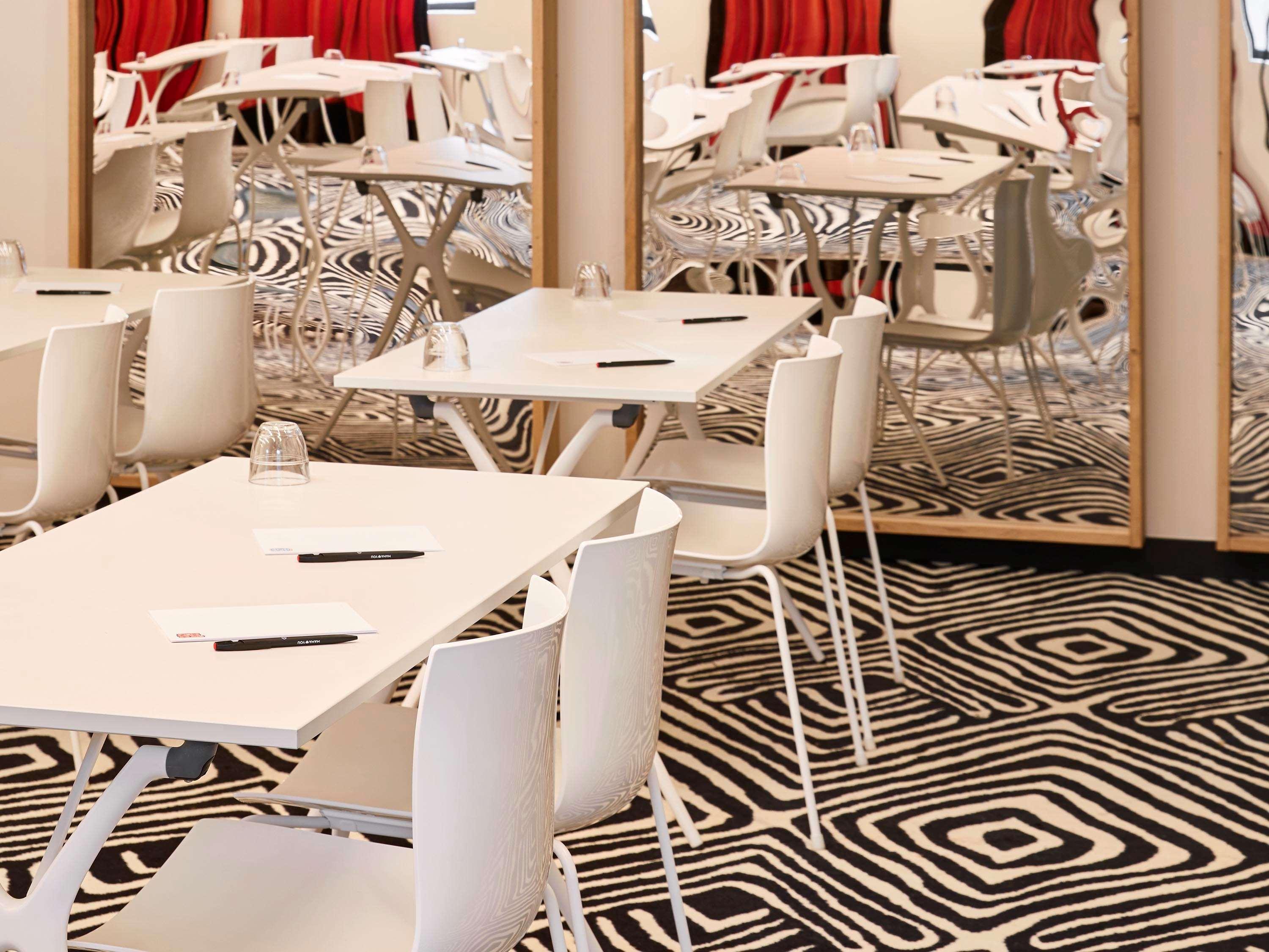Mama Shelter Paris West Hotel Екстериор снимка