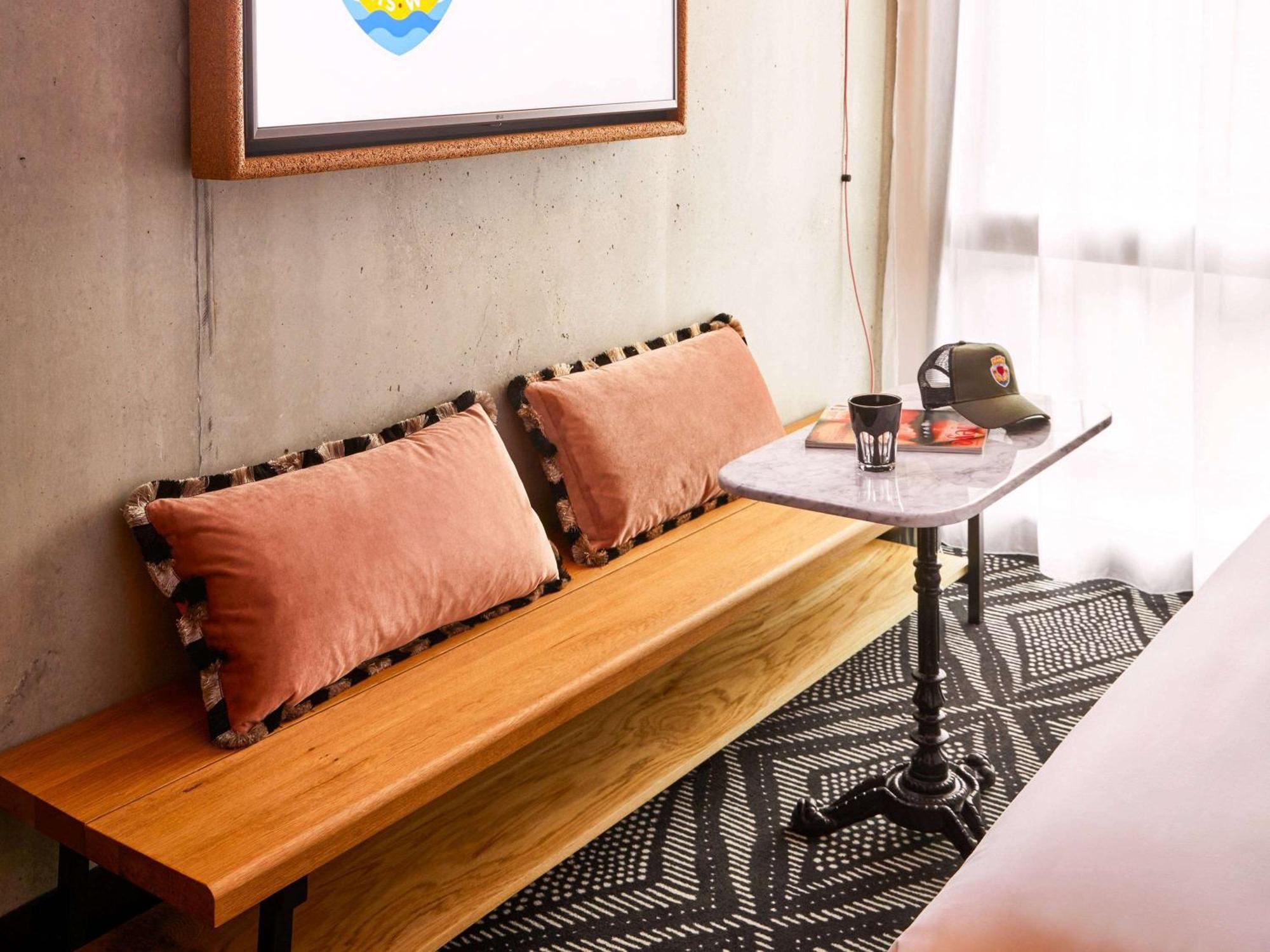 Mama Shelter Paris West Hotel Екстериор снимка